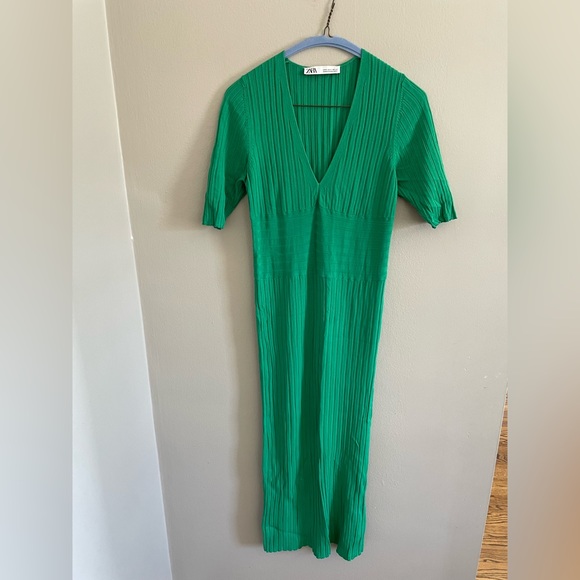 Zara Green Ribbed Knit Midi Dress. Size S perfect - Picture 13 of 14